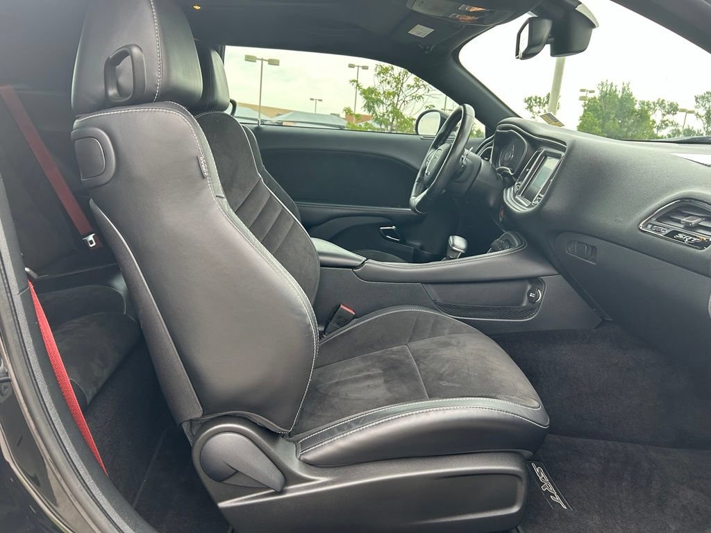 Used 2015 Dodge Challenger SRT Hellcat RWD image 26