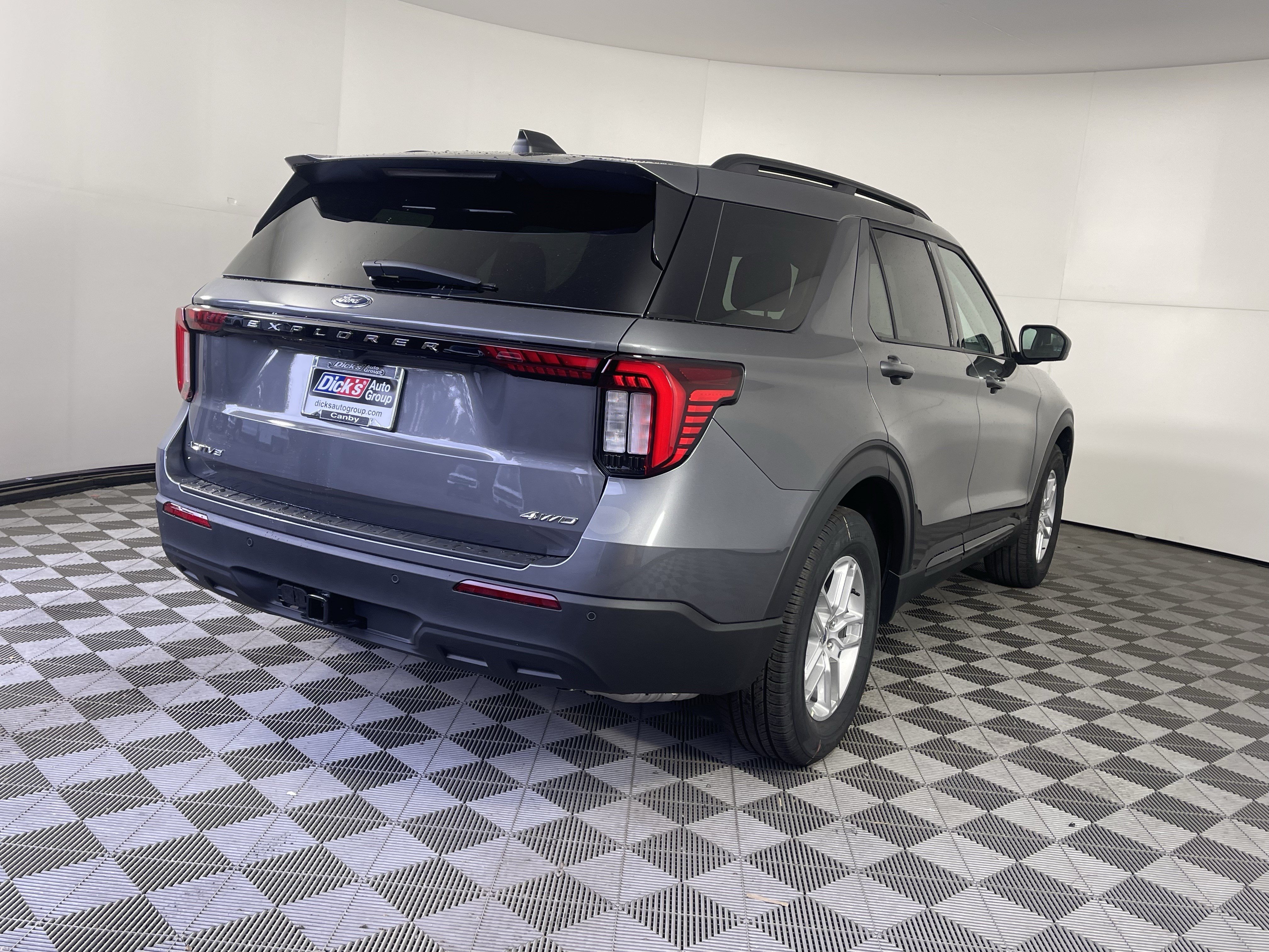 New 2026 Ford Explorer Active AWD/4WD image 5