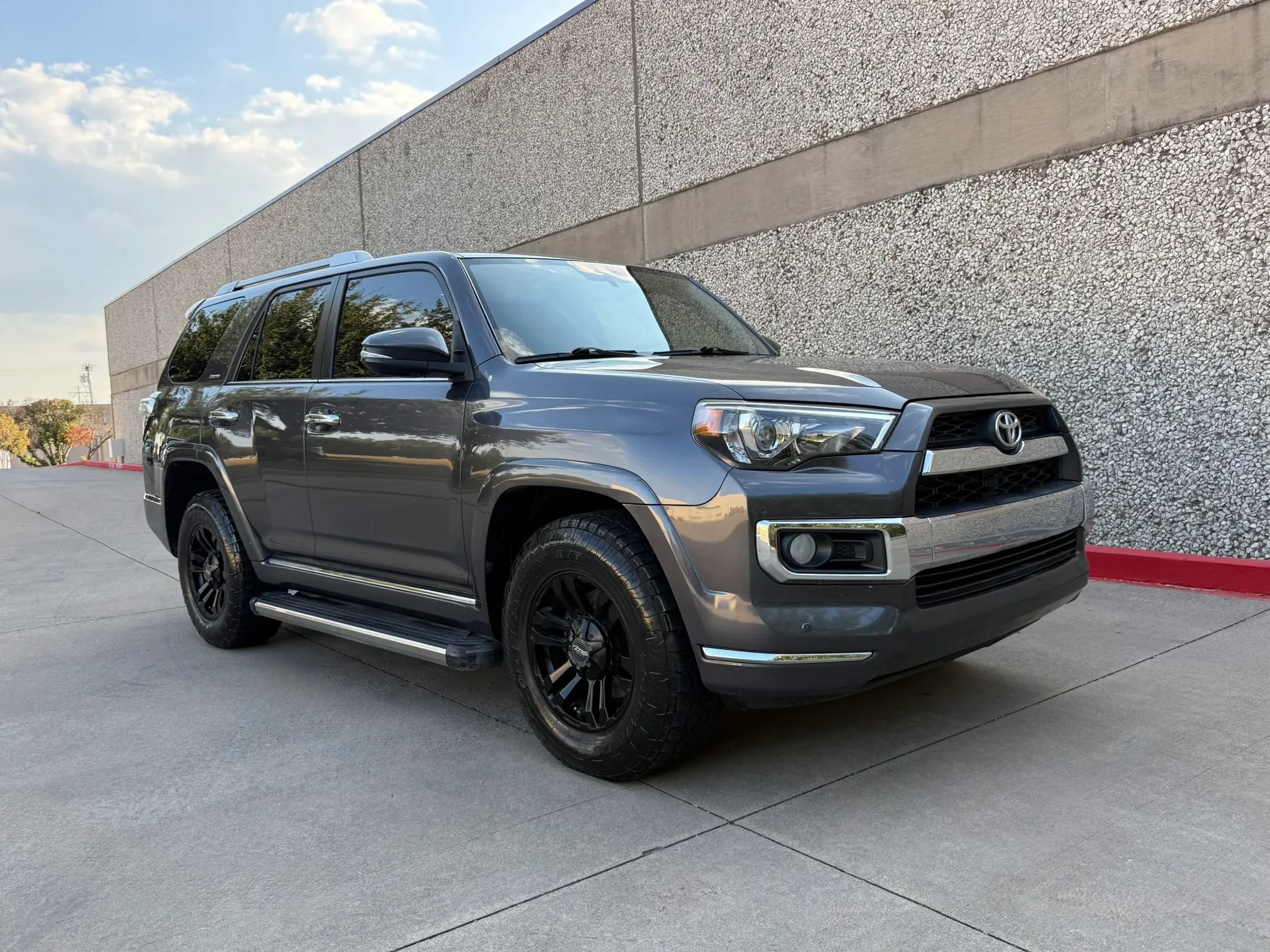 Used 2014 Toyota 4Runner Limited AWD/4WD image 9