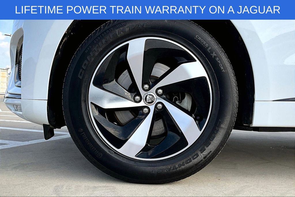 Used 2025 Jaguar F-PACE R-Dynamic S image 12