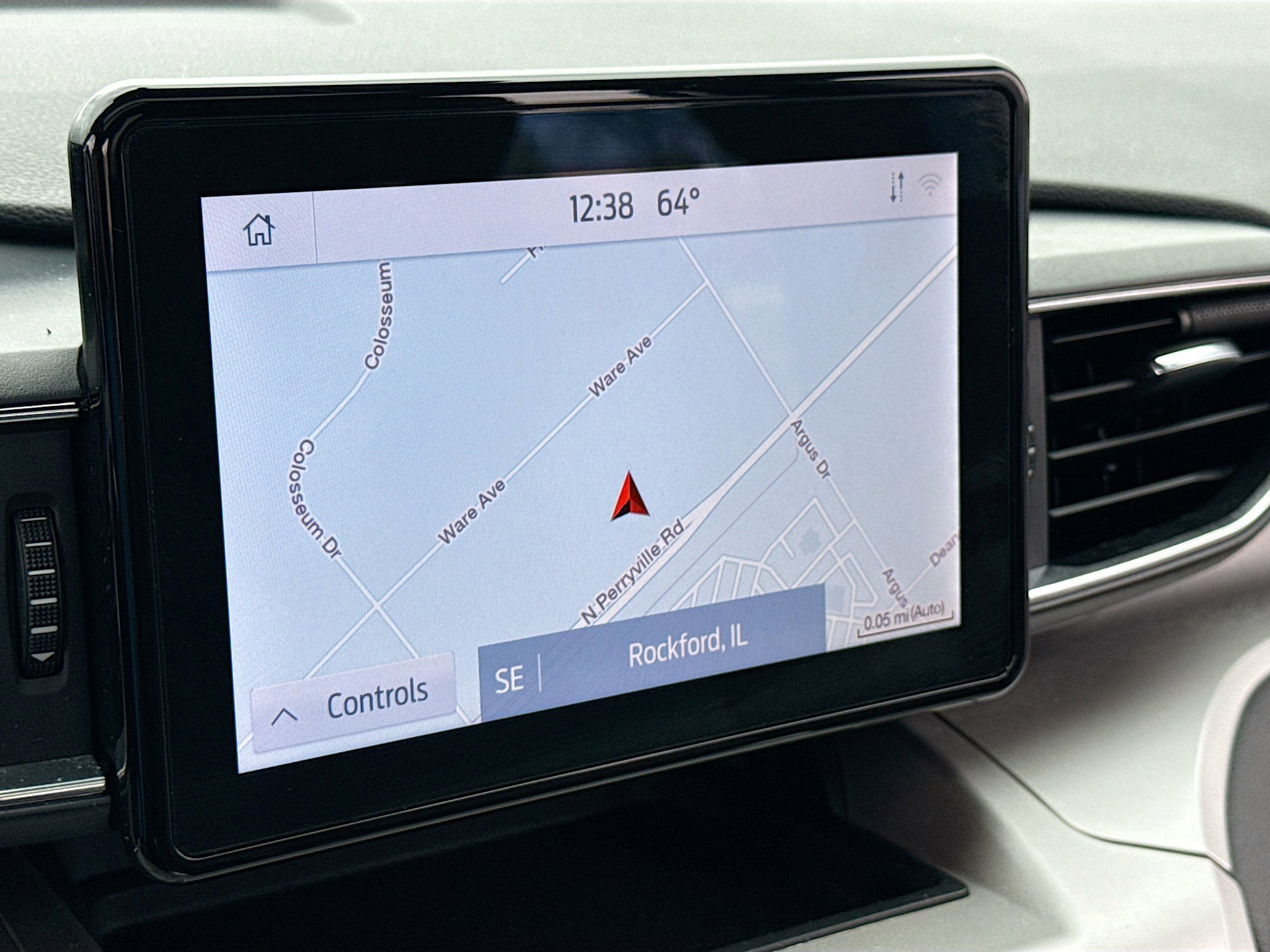 Used 2020 Ford Explorer XLT w/ Equipment Group 202A AWD/4WD image 10