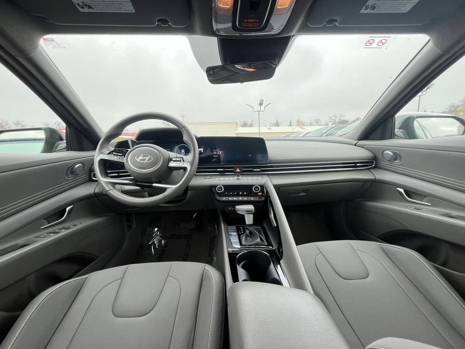 Used 2025 Hyundai Elantra SEL image 31