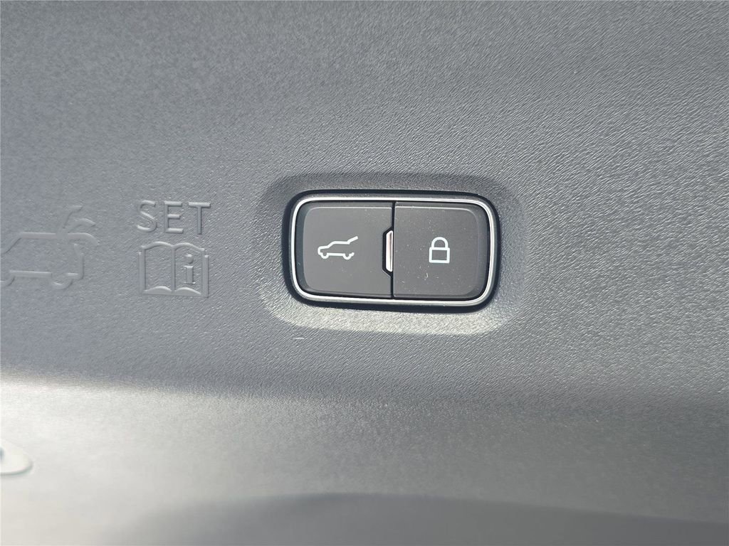 New 2026 Lincoln Navigator Premiere AWD/4WD image 10