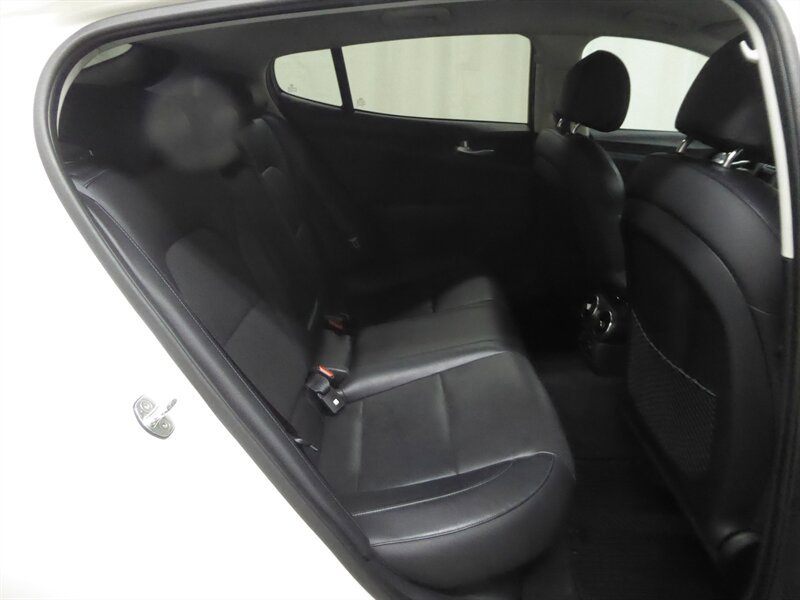 Used 2019 Kia Stinger RWD image 31