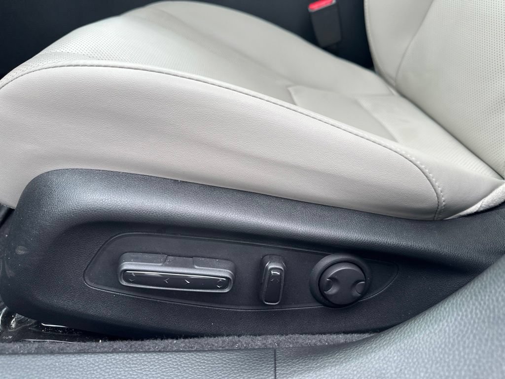 Used 2025 Honda Accord Touring image 17