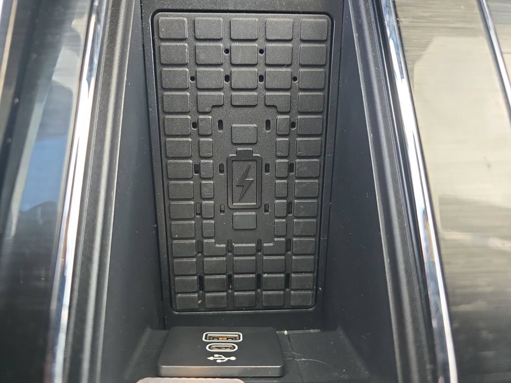 Used 2025 Lincoln Aviator 2WD image 17
