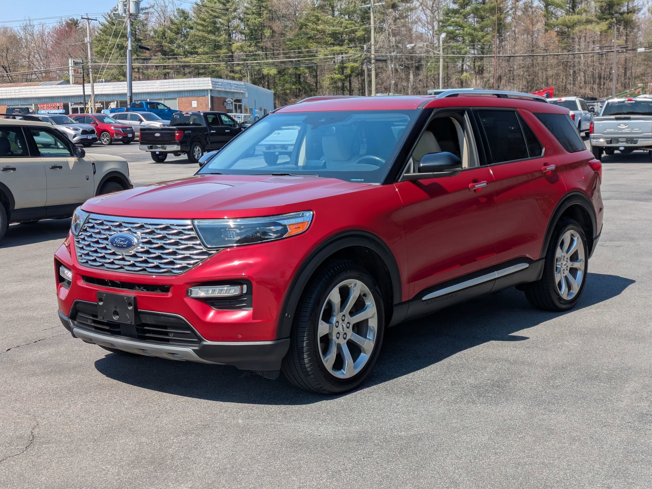 Used 2020 Ford Explorer Platinum w/ Premium Technology Package AWD/4WD image 5