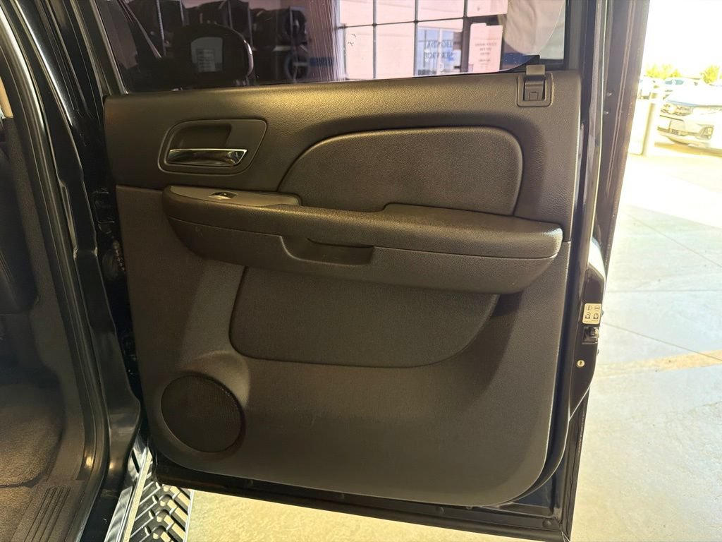 Used 2011 Chevrolet Suburban LT AWD/4WD image 31