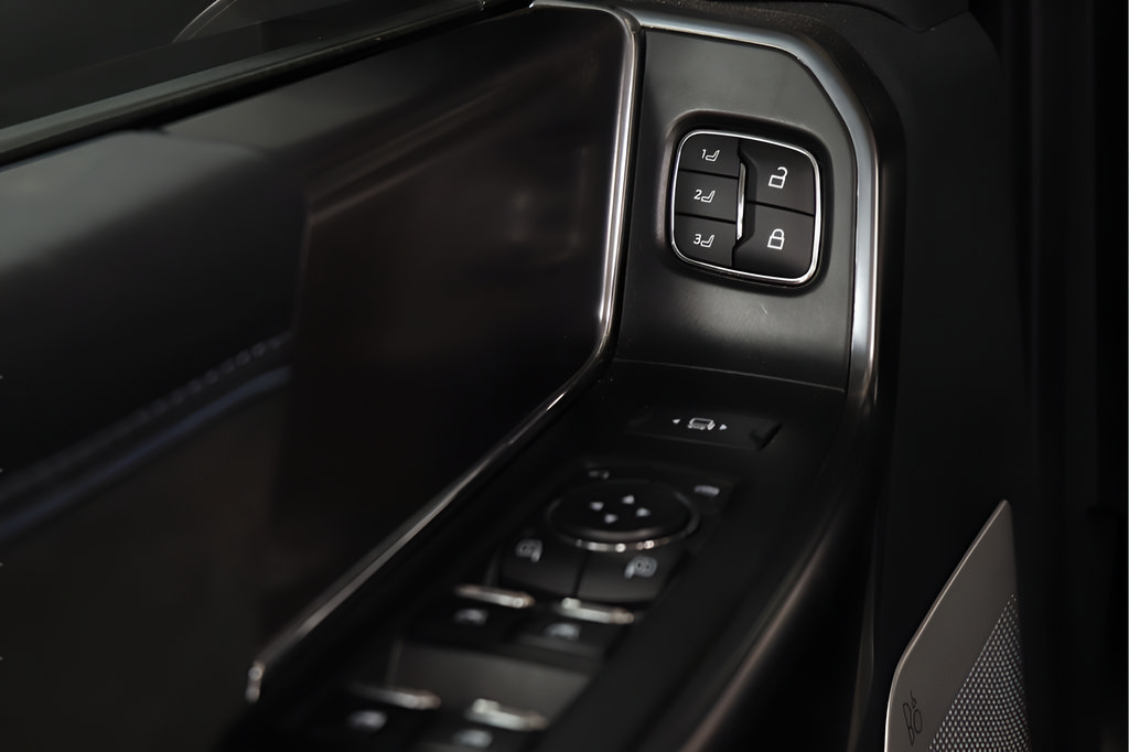 Used 2024 Ford F150 Platinum AWD/4WD image 25