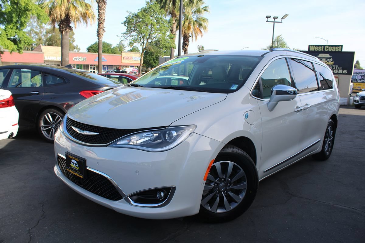 Used 2020 Chrysler Pacifica Limited w/ Advanced Safetytec Group FWD image 2
