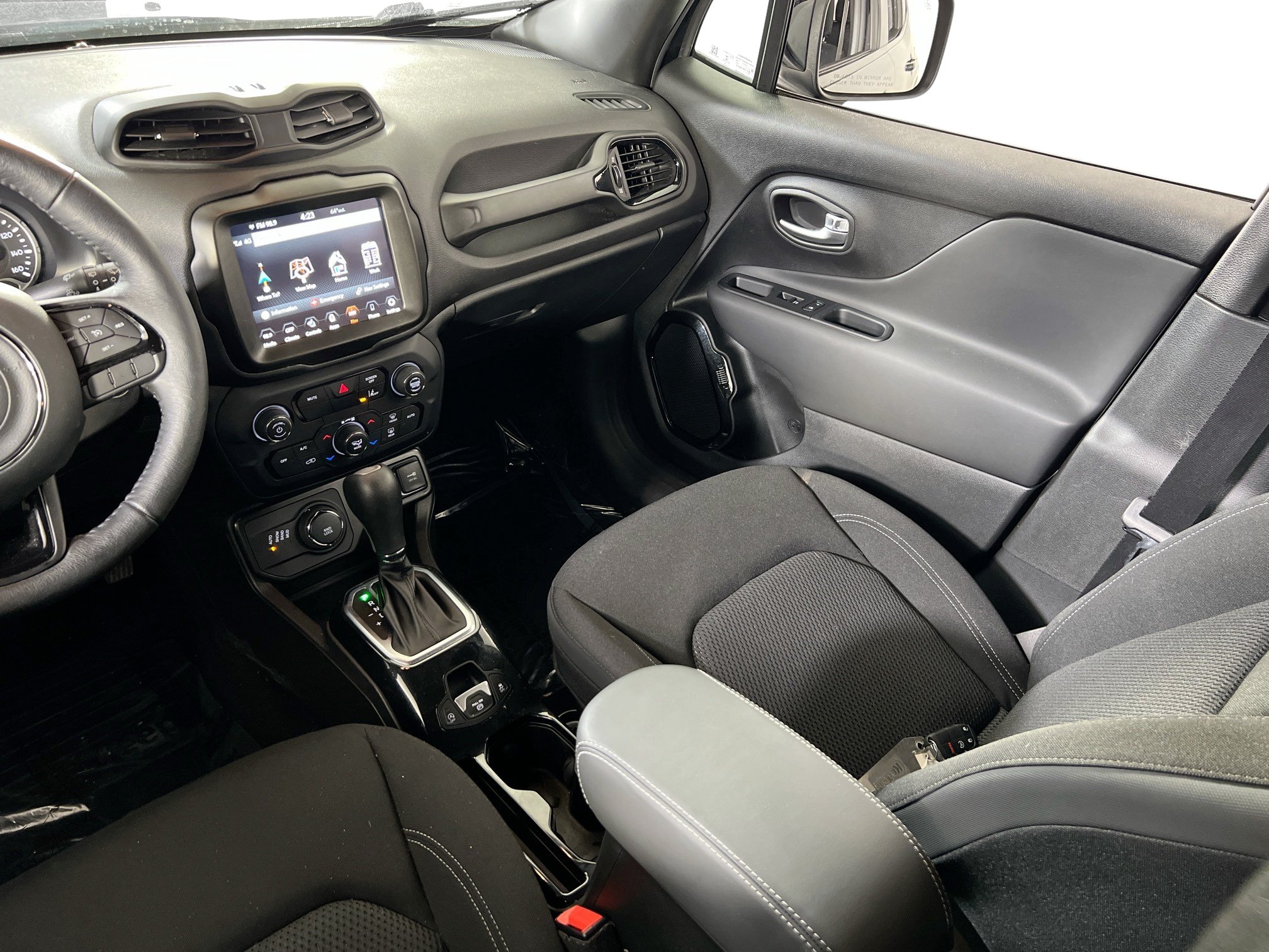 Used 2022 Jeep Renegade Altitude w/ Convenience Group AWD/4WD image 22