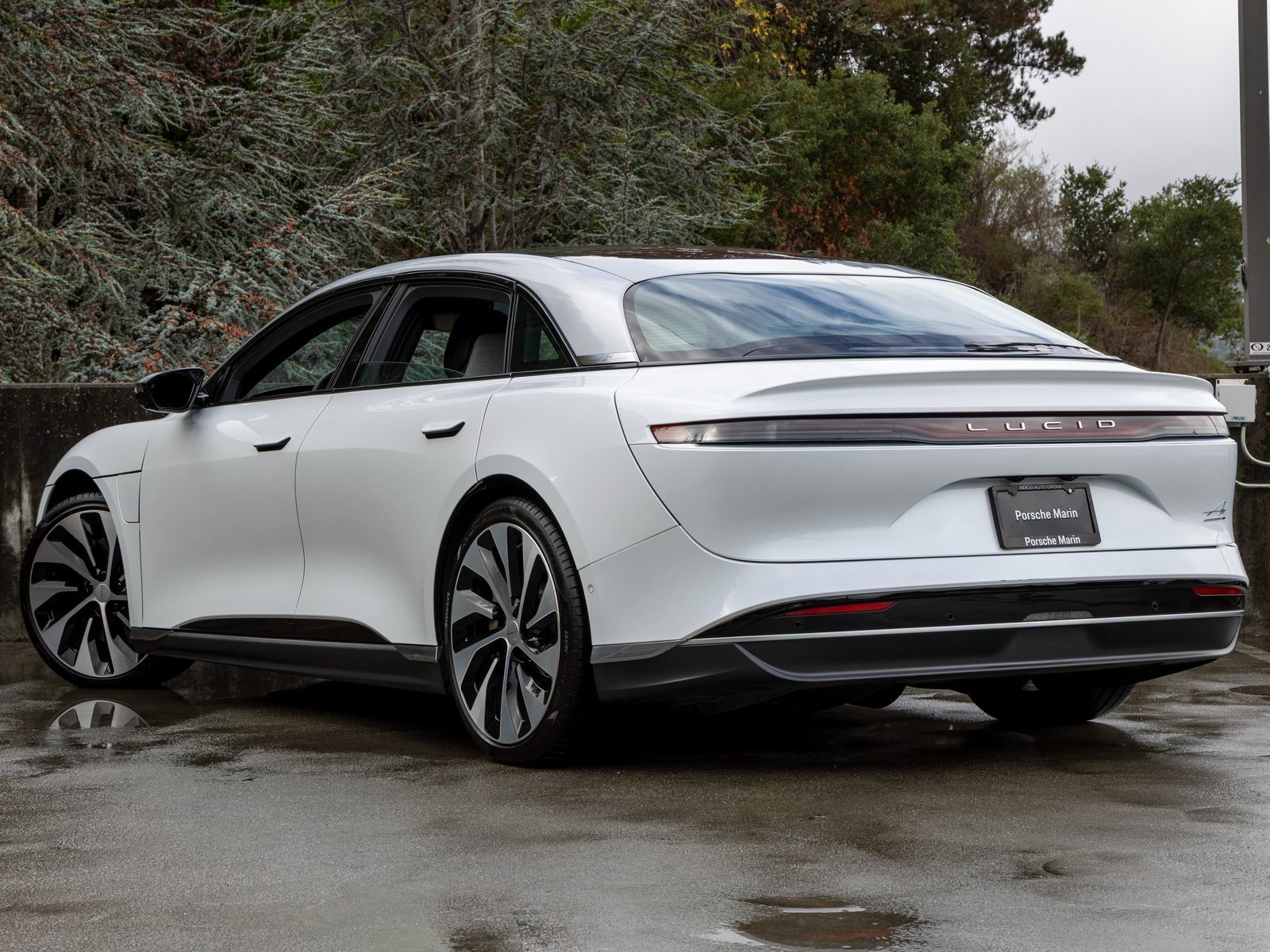 Used 2022 Lucid Air Grand Touring image 3