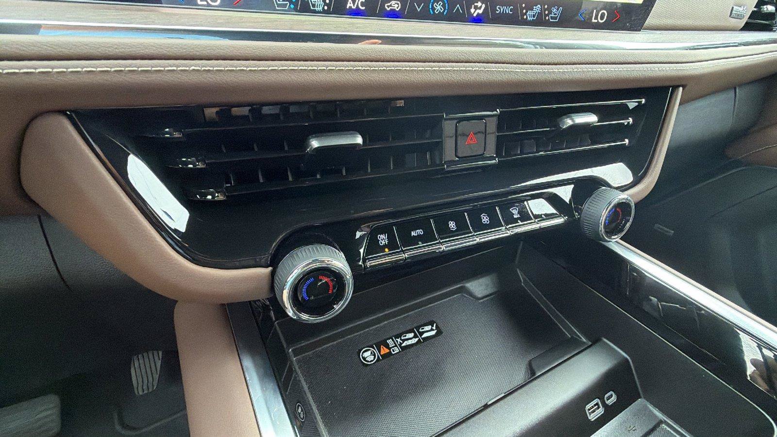 Used 2025 Chevrolet Tahoe High Country AWD/4WD image 35