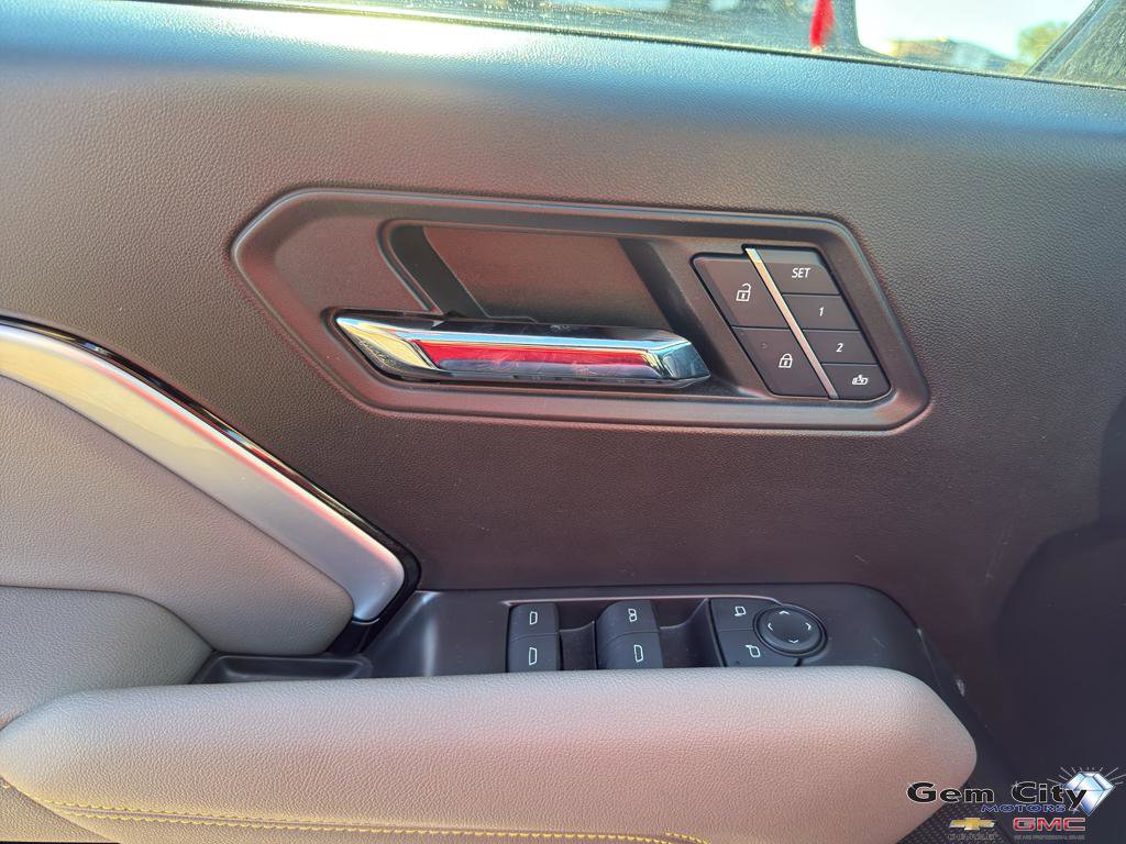 Used 2024 Chevrolet Colorado ZR2 w/ ZR2 Bison Edition image 29