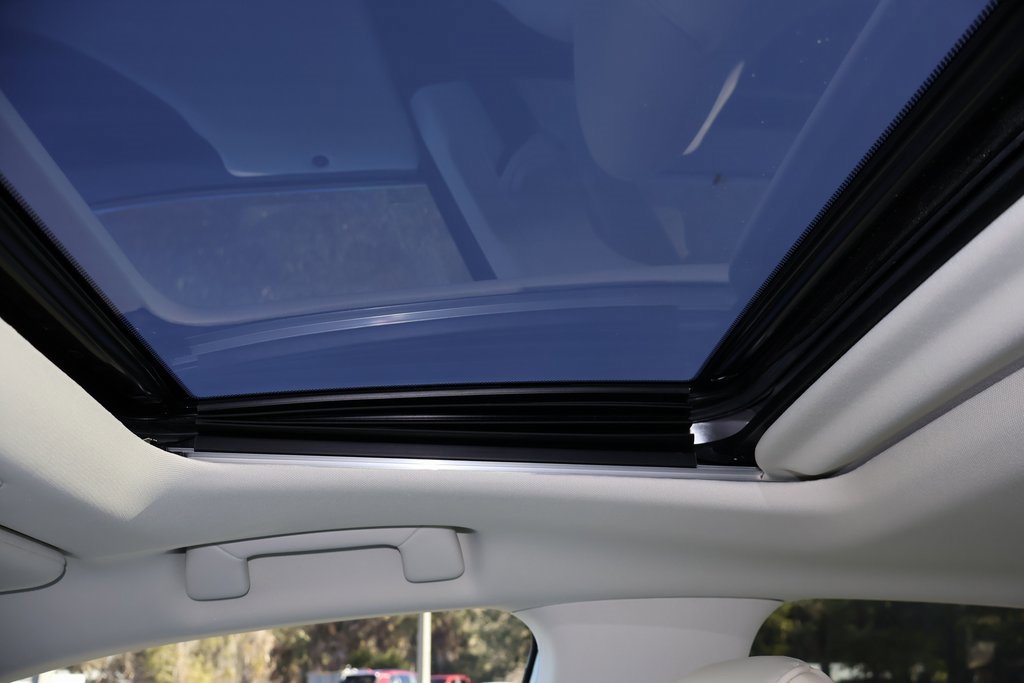 Used 2022 Lexus ES 300h w/ Luxury Package image 27