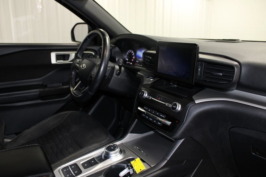 Used 2020 Ford Explorer XLT w/ Comfort Package RWD image 36