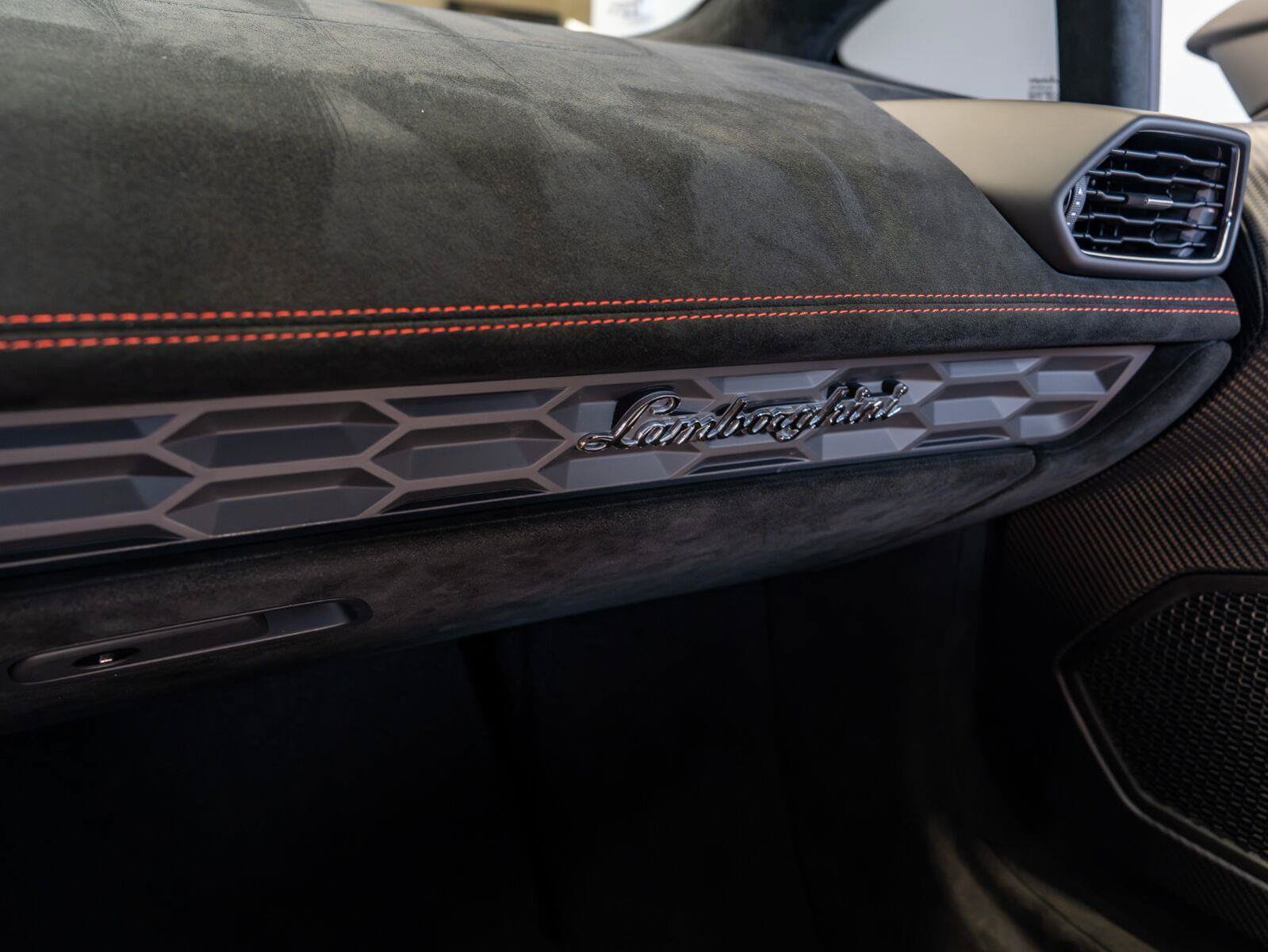 Used 2022 Lamborghini Huracan STO RWD image 81