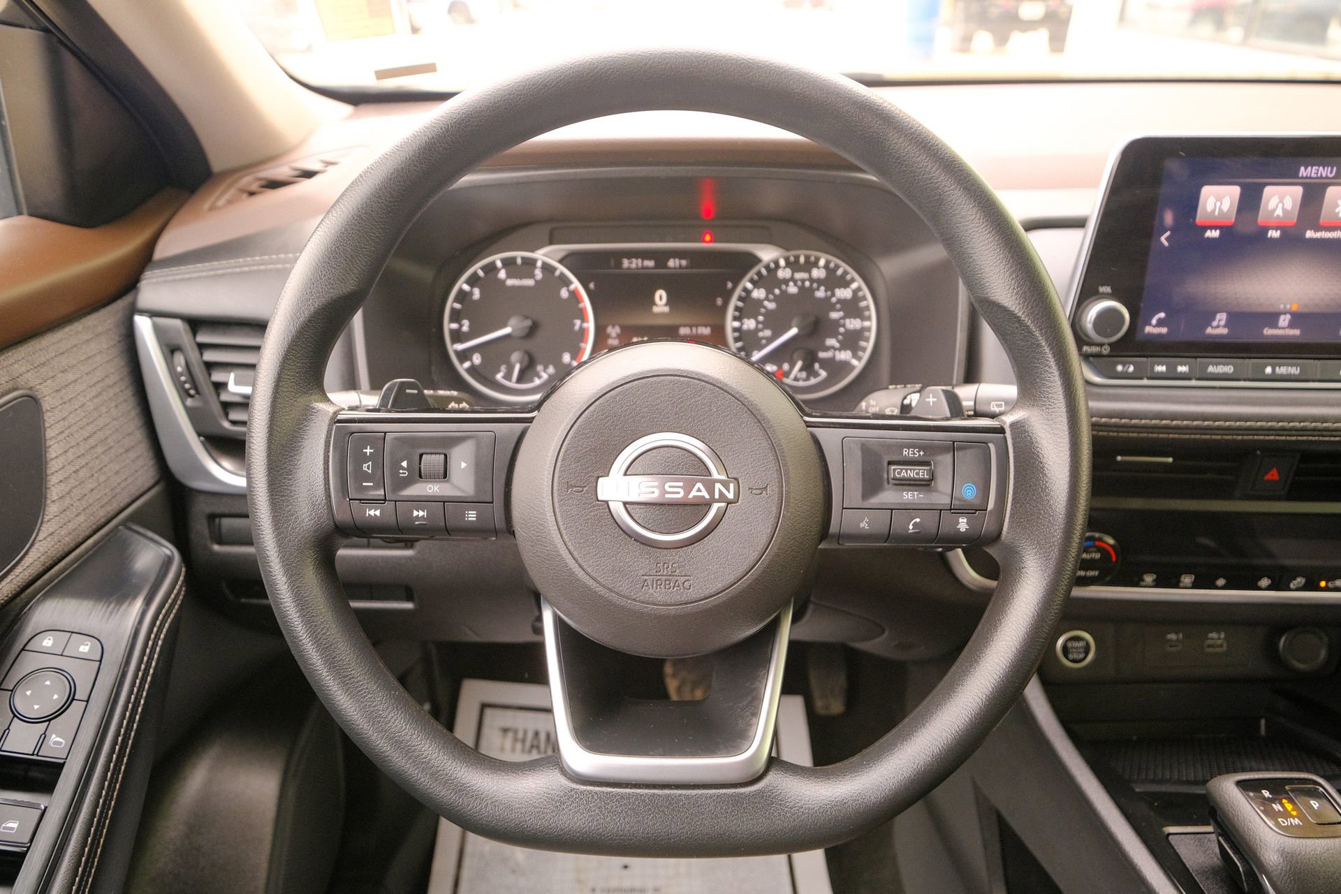 Used 2023 Nissan Rogue SV image 34