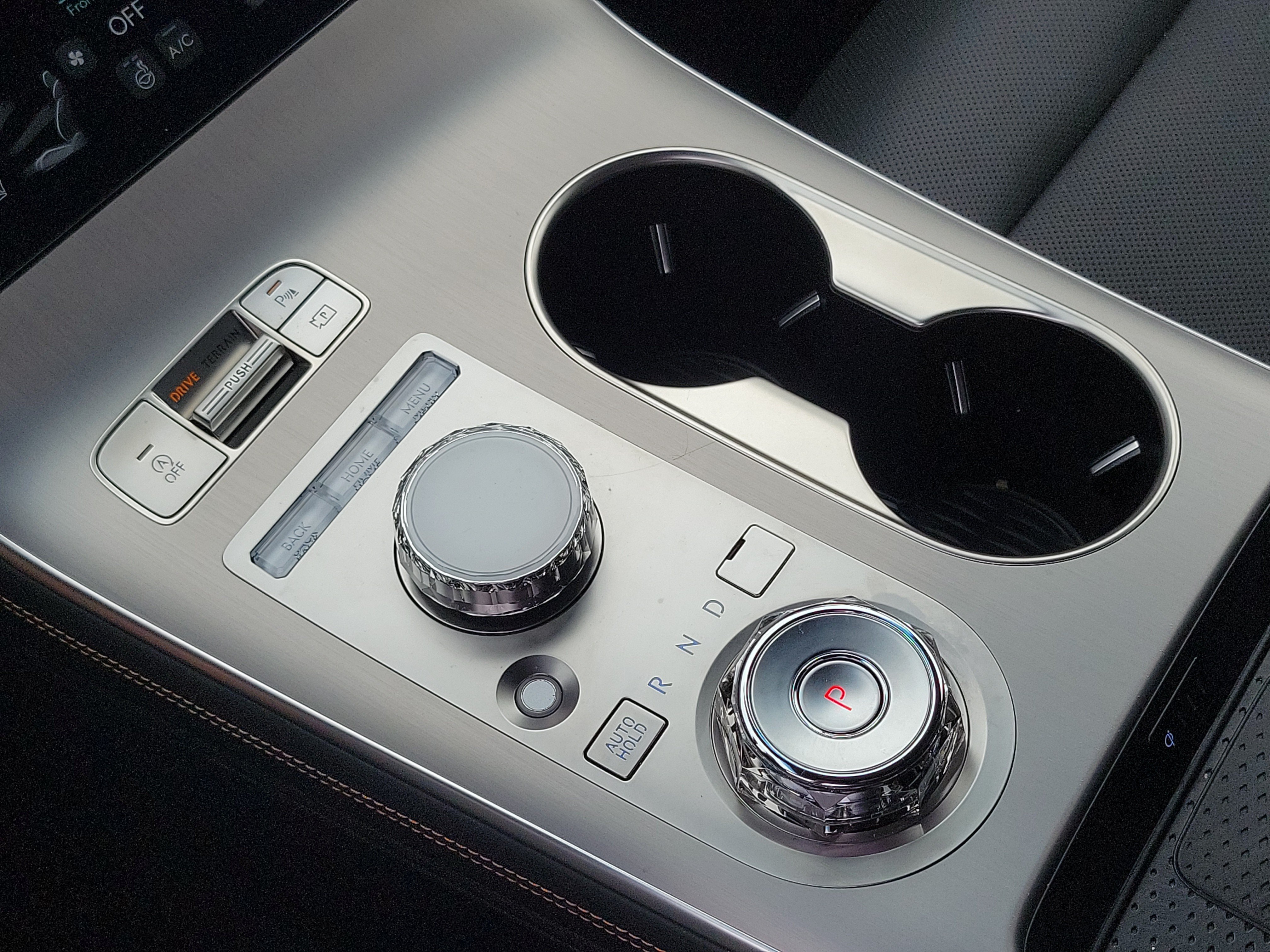 Certified 2026 Genesis GV70 3.5T Sport Advanced AWD/4WD image 14