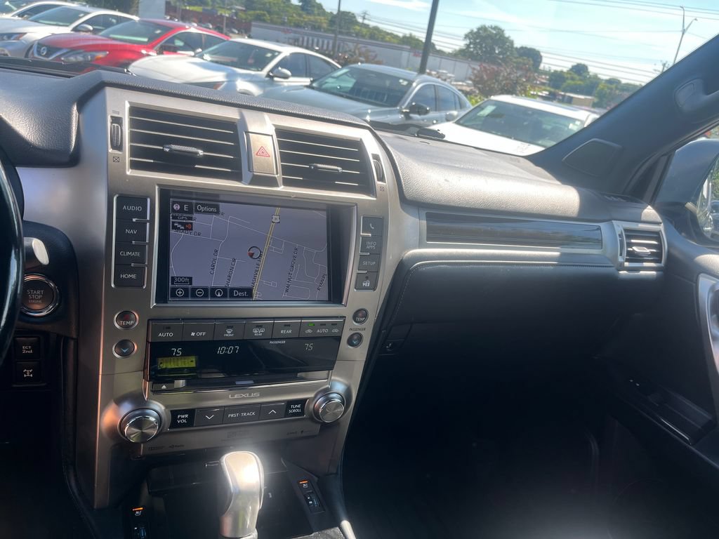Used 2021 Lexus GX 460 Premium w/ Accessory Package AWD/4WD image 14