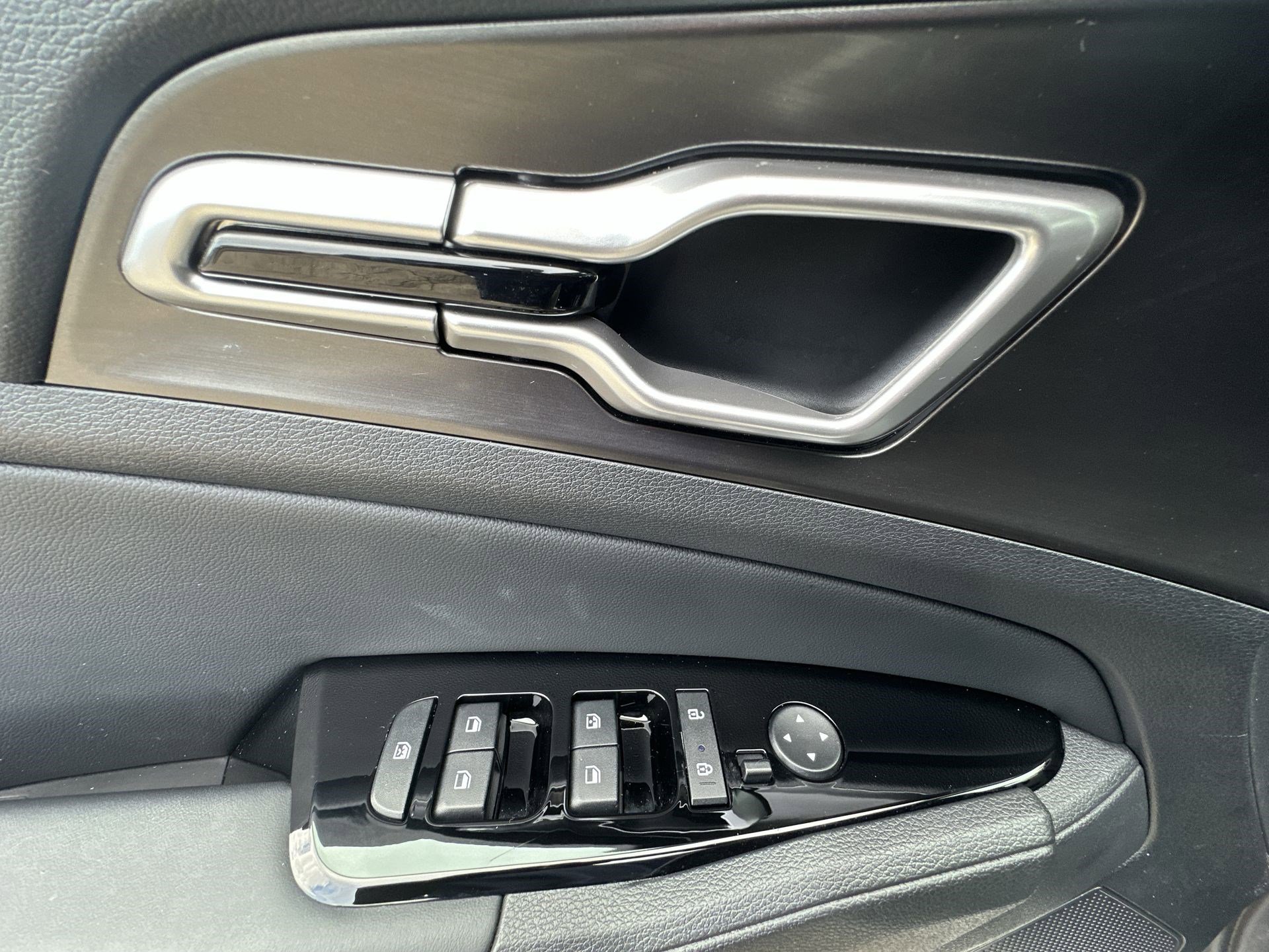 Used 2023 Kia Sportage EX image 15