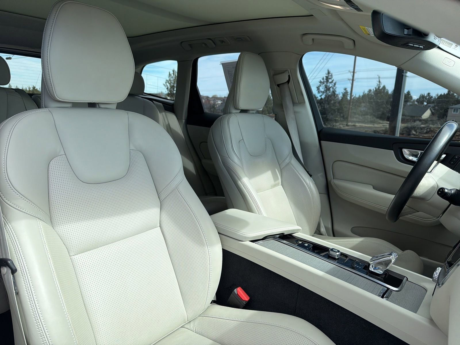 Used 2024 Volvo XC60 B5 Ultimate w/ Protection Package Premier image 25