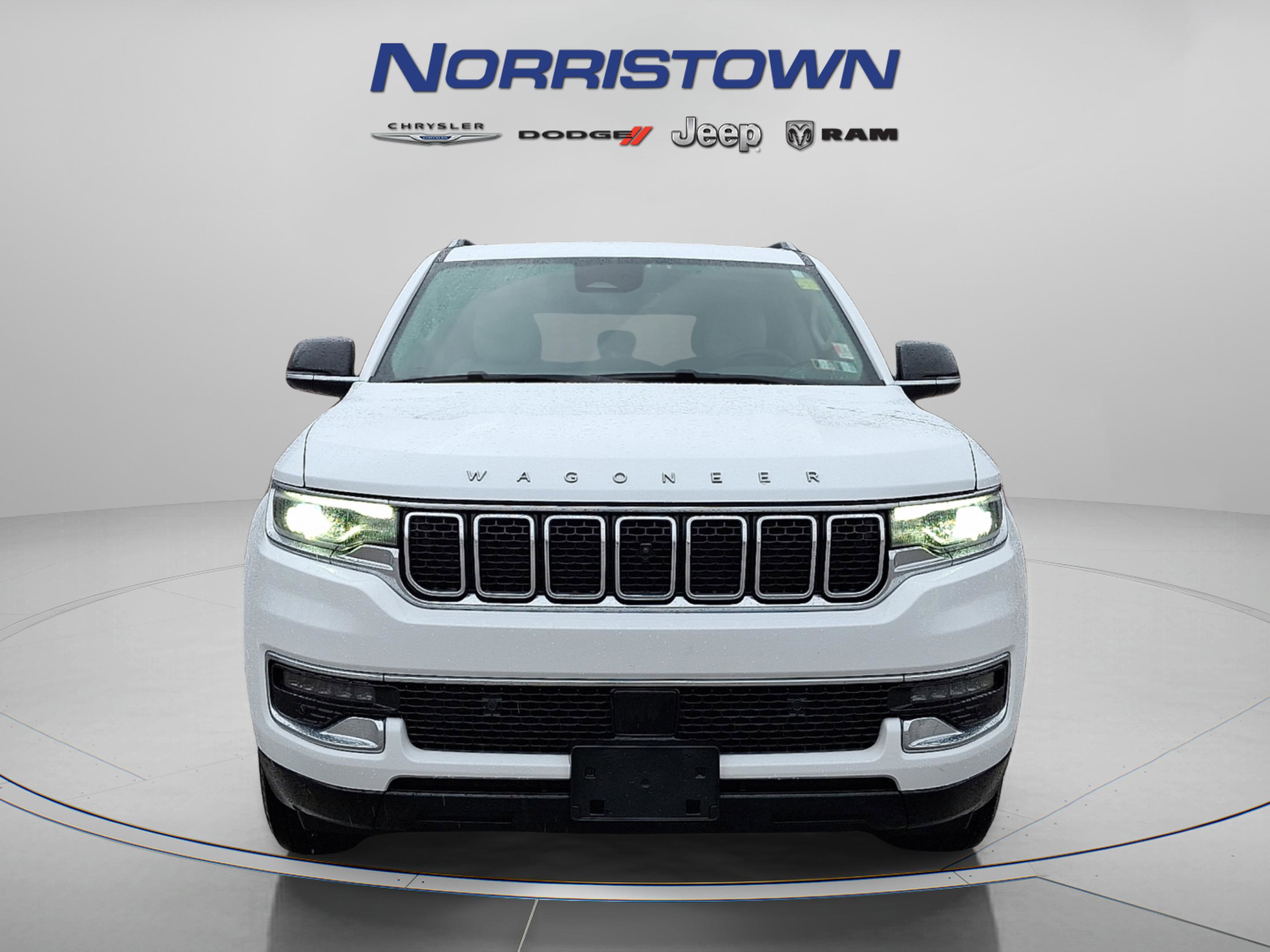 Used 2023 Jeep Wagoneer Series I 4x4 w/ Convenience Group I image 2