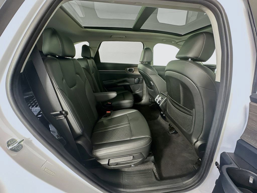 Used 2023 Kia Sorento EX w/ Panoramic Sunroof Package FWD image 28