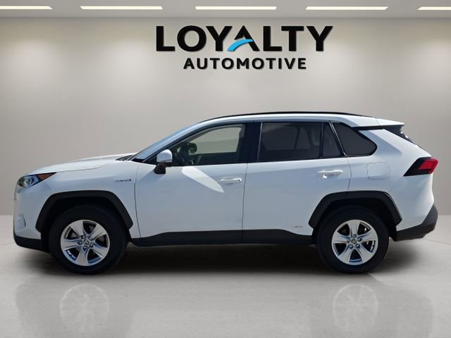 Used 2021 Toyota RAV4 XLE w/ Convenience Package image 2