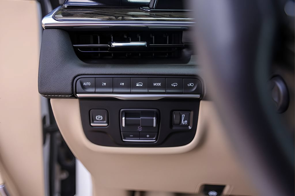 Certified 2023 Cadillac Escalade Premium Luxury w/ Performance Package AWD/4WD image 15