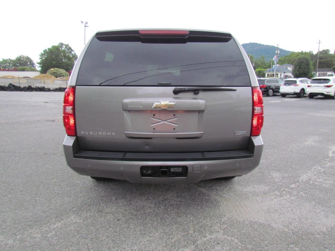 Used 2008 Chevrolet Suburban LT w/ Convenience Package 1 image 6