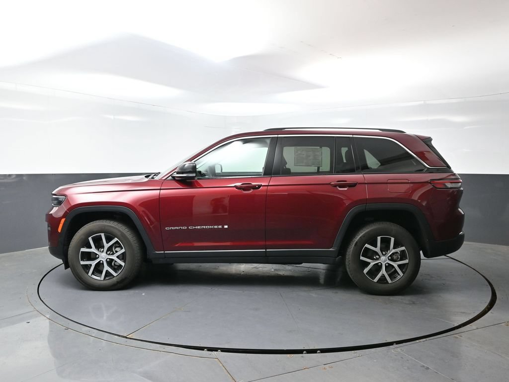 Used 2024 Jeep Grand Cherokee Limited AWD/4WD image 9