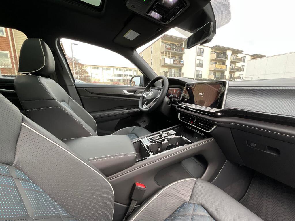New 2026 Volkswagen Atlas Cross Sport SEL Premium R-Line image 18