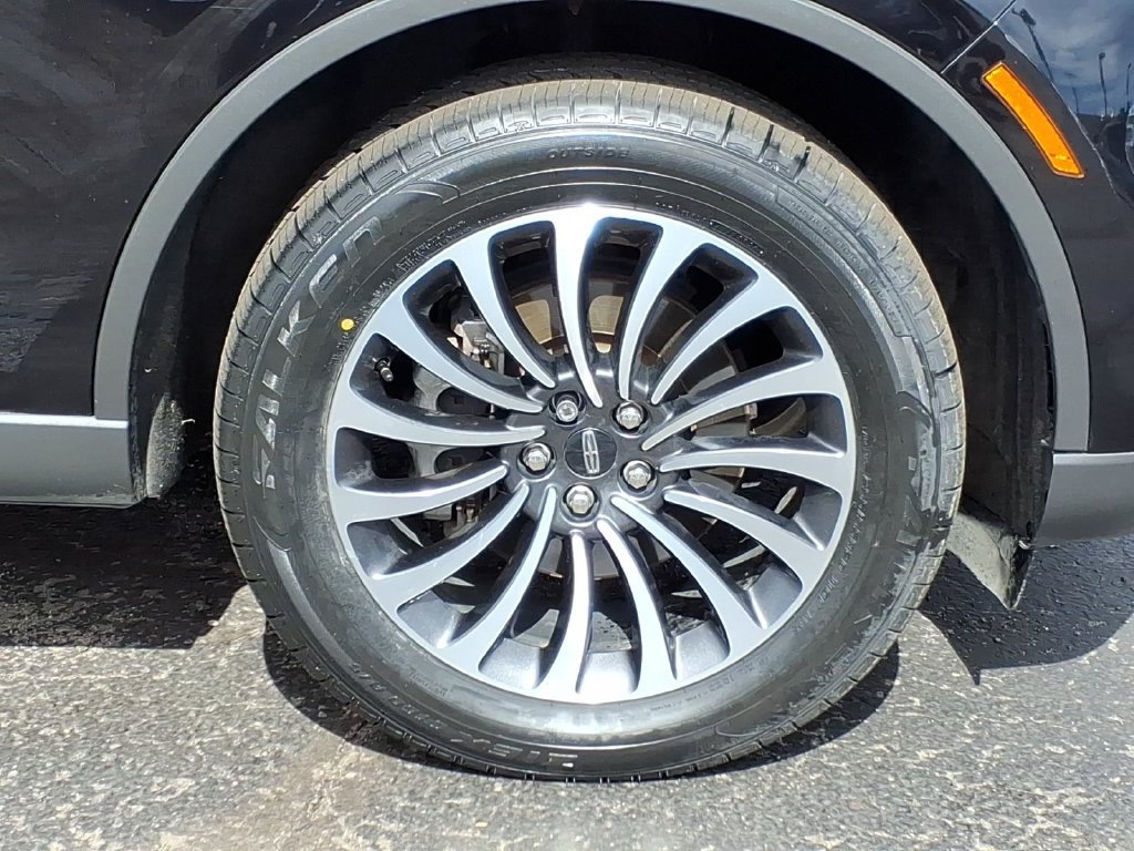 Certified 2023 Lincoln Aviator Reserve w/ Elements Package Plus AWD/4WD image 9