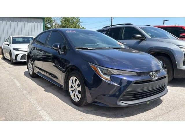Used 2026 Toyota Corolla LE FWD image 3