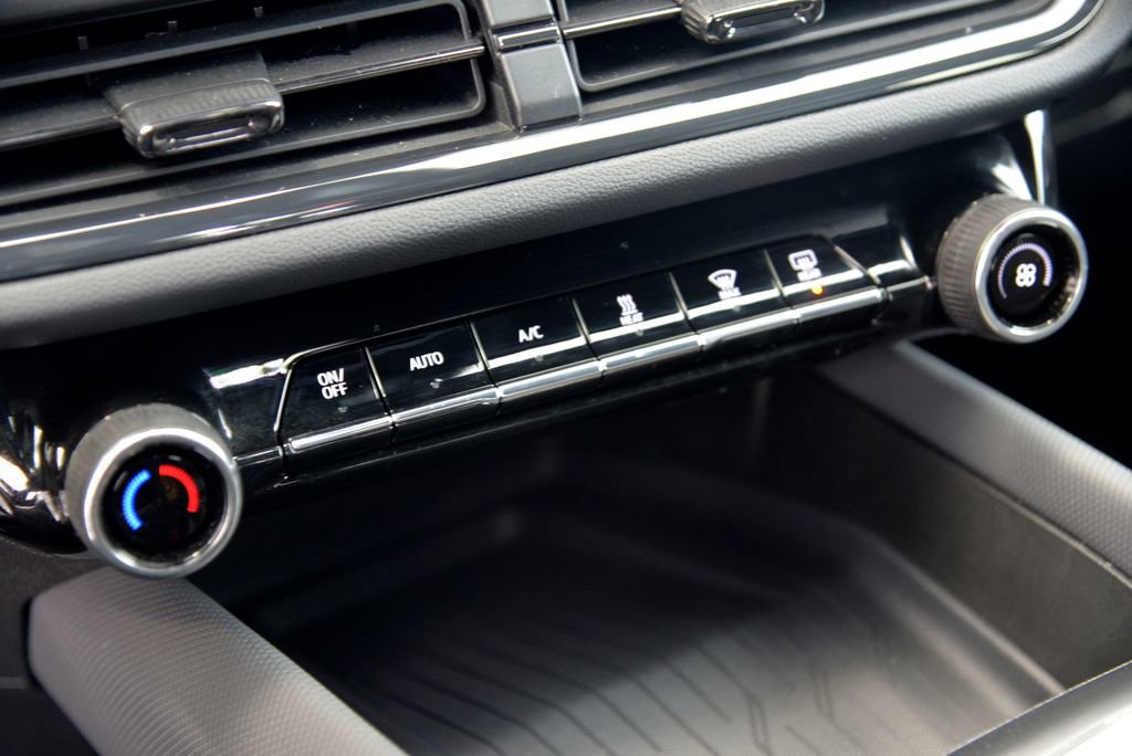 Used 2024 Chevrolet Equinox EV RS image 24