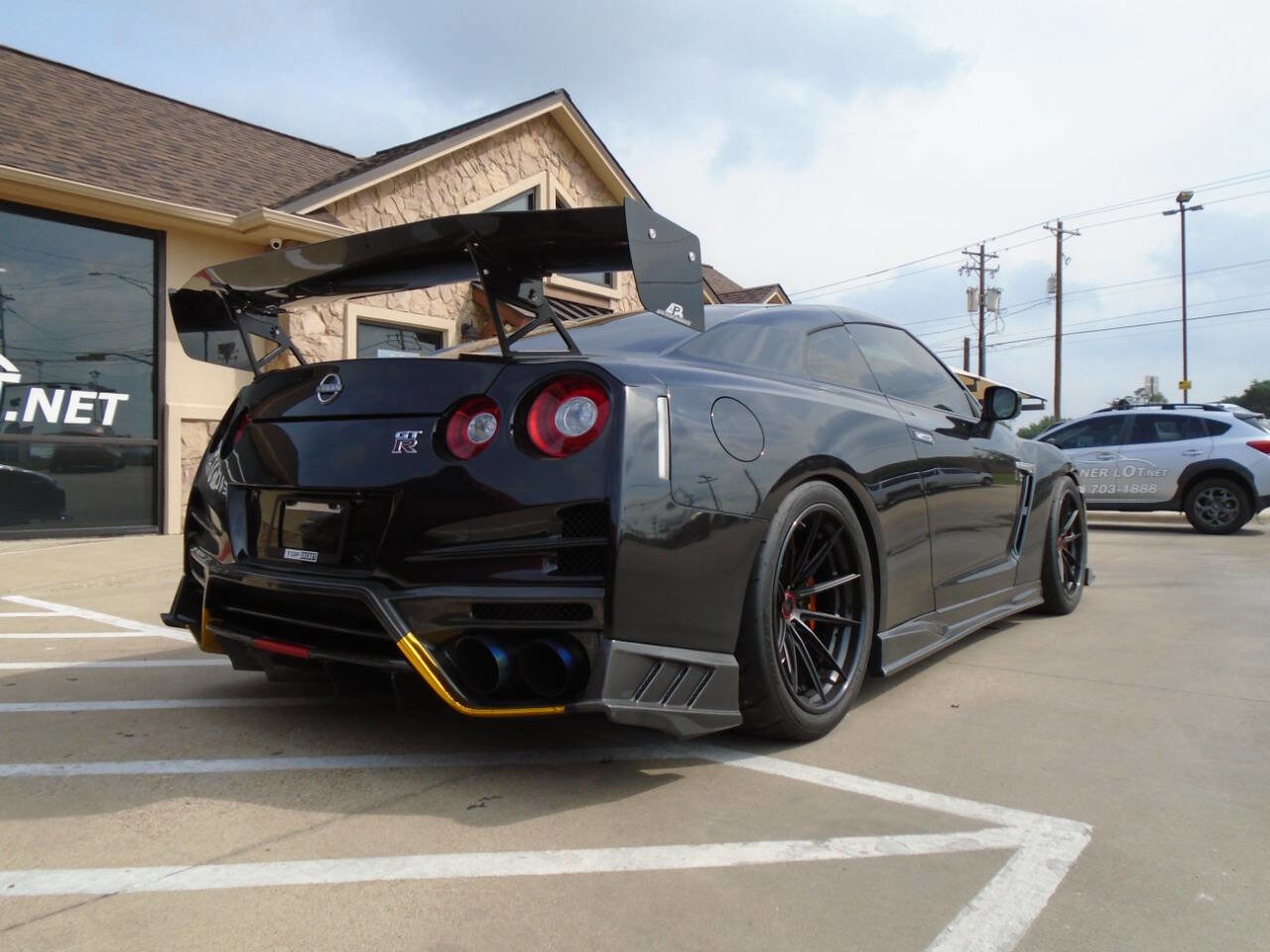 Used 2016 Nissan GT-R Premium AWD/4WD image 8