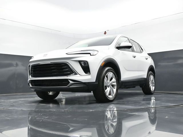 Used 2025 Buick Encore GX Preferred AWD/4WD image 48