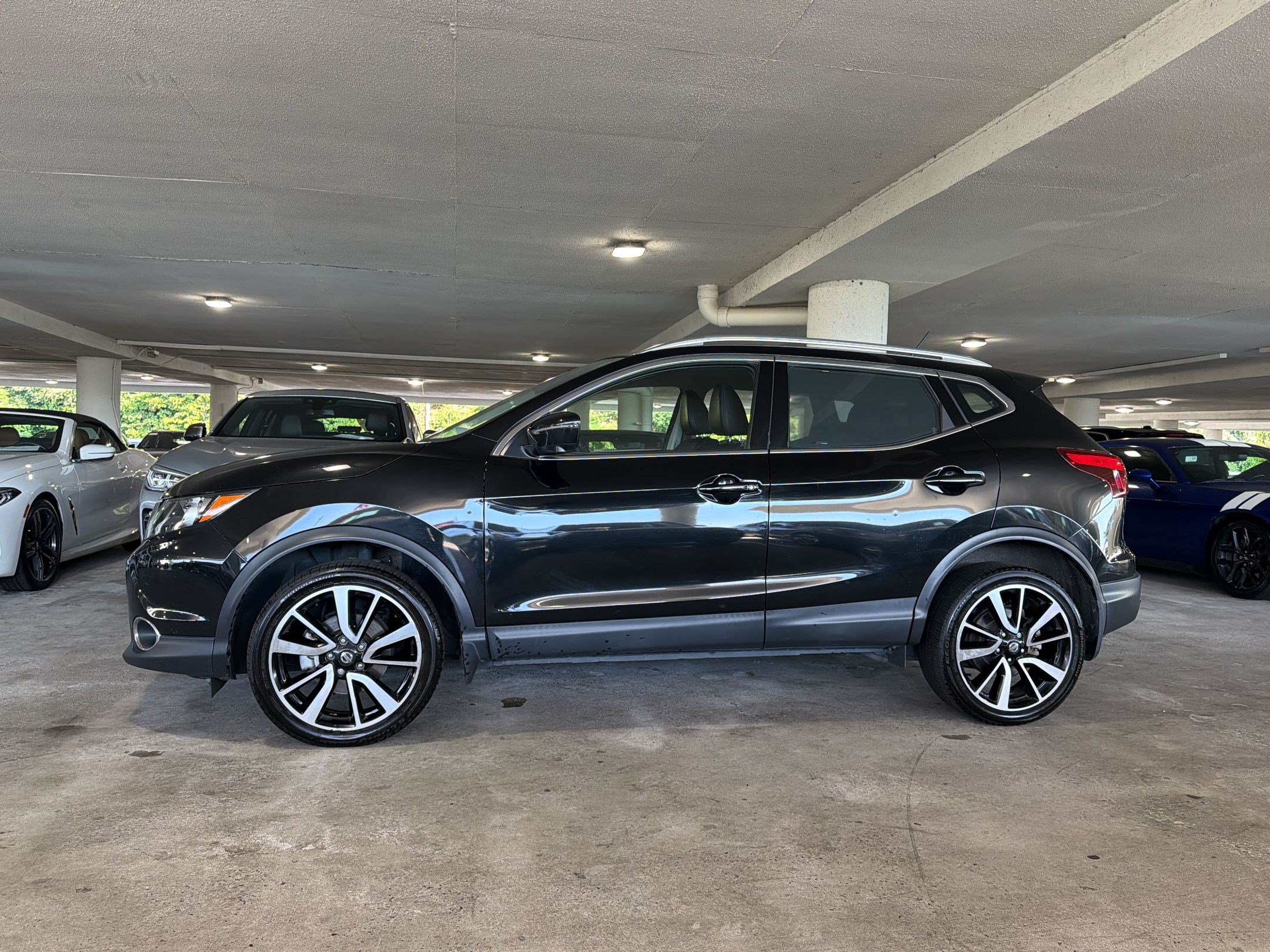 Used 2019 Nissan Rogue Sport SL FWD image 2