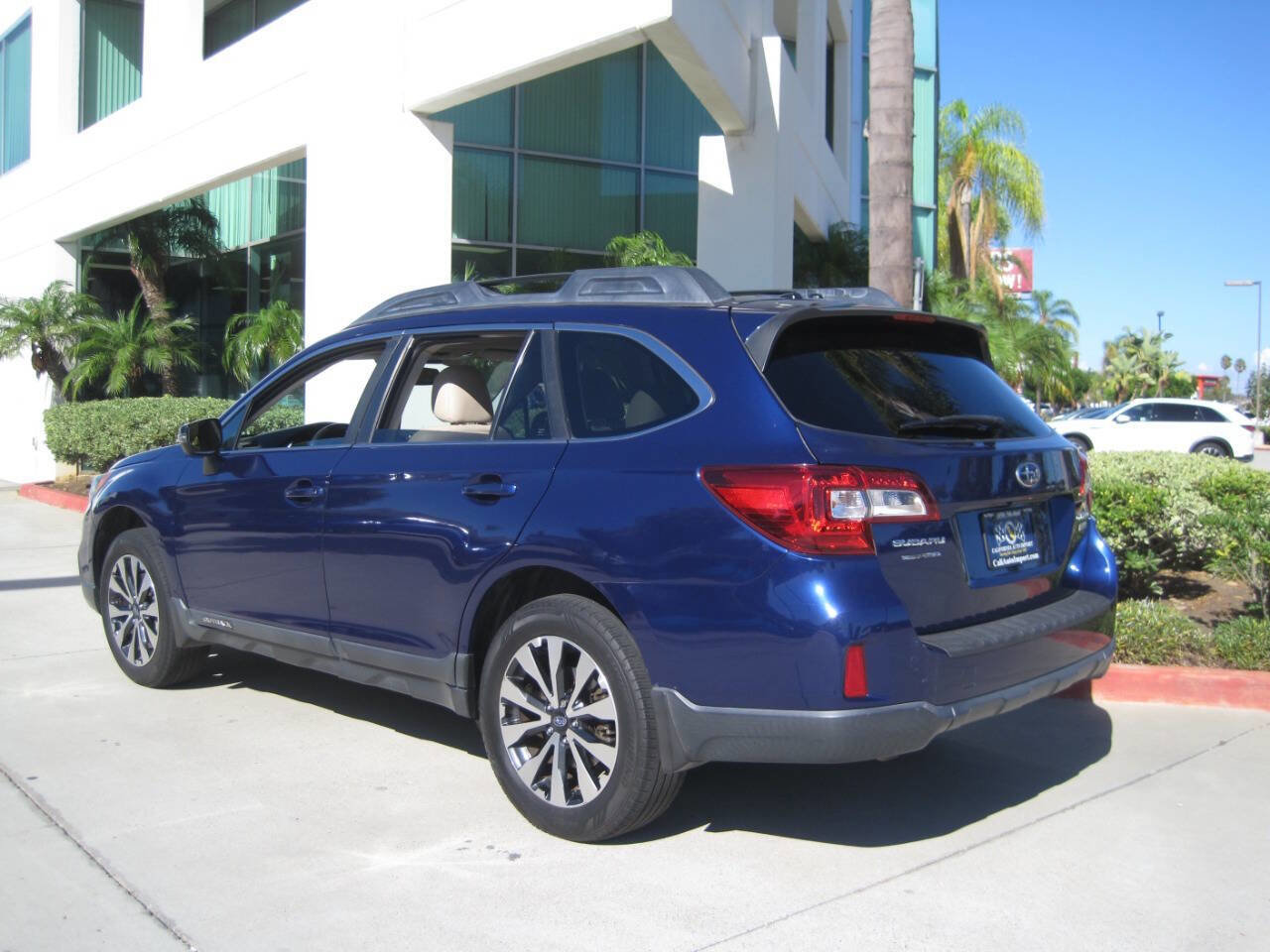 Used 2015 Subaru Outback 2.5i Limited image 4