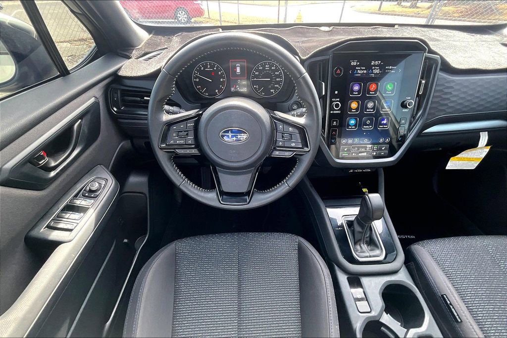 Used 2025 Subaru Forester Premium image 8