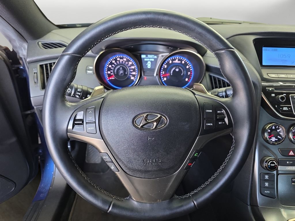 Used 2015 Hyundai Genesis 3.8 image 12