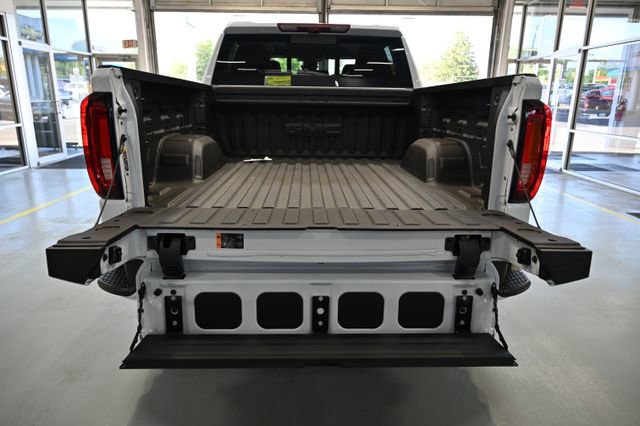 New 2026 GMC Sierra 1500 Denali w/ Denali Reserve Package AWD/4WD image 9