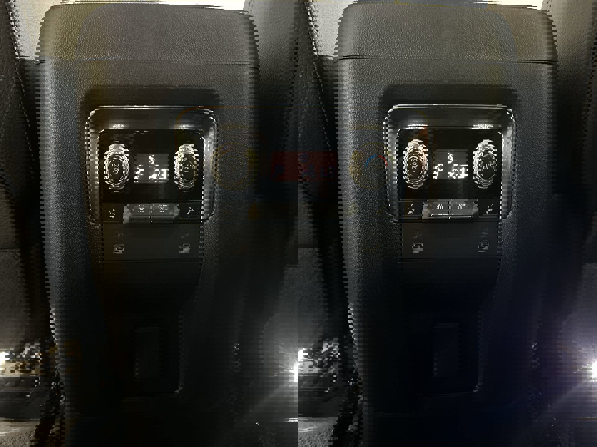 Used 2022 GMC Yukon XL Denali image 23