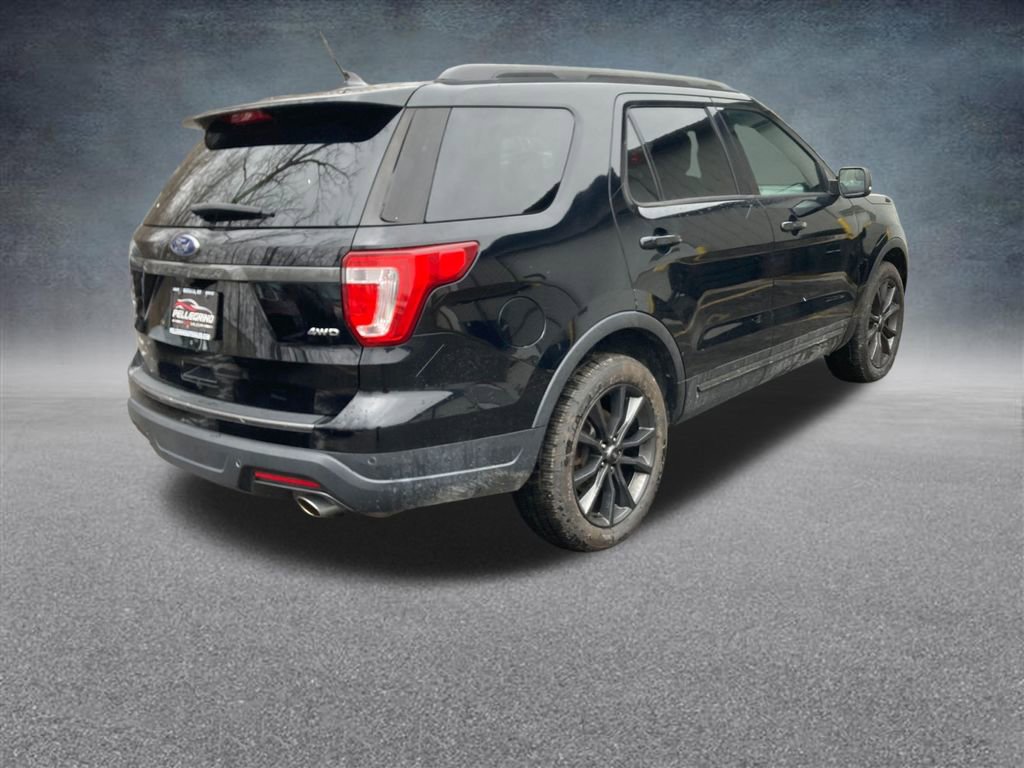 Used 2018 Ford Explorer XLT w/ Equipment Group 202A image 7