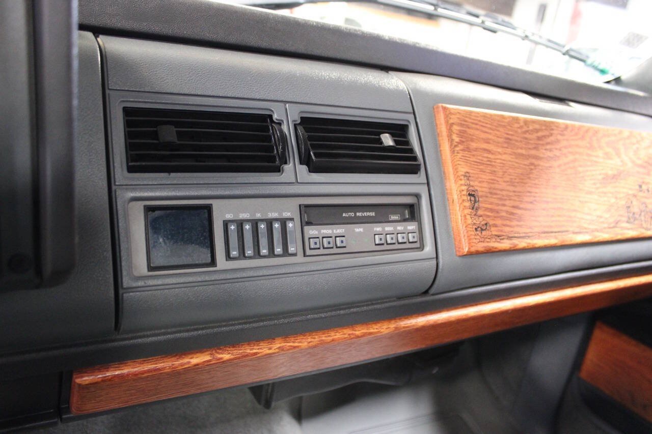 Used 1990 Chevrolet Silverado 1500 2WD Regular Cab image 33