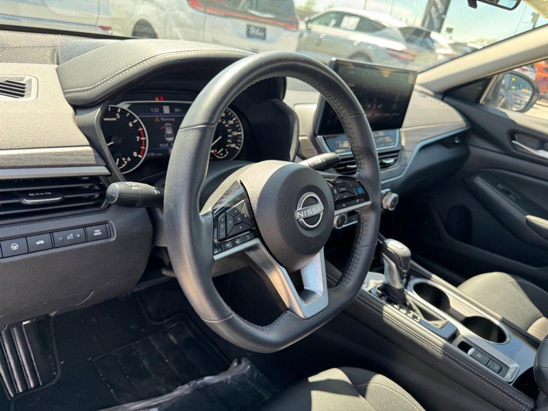 Used 2024 Nissan Altima 2.5 SV w/ SV Premium Package AWD/4WD image 15