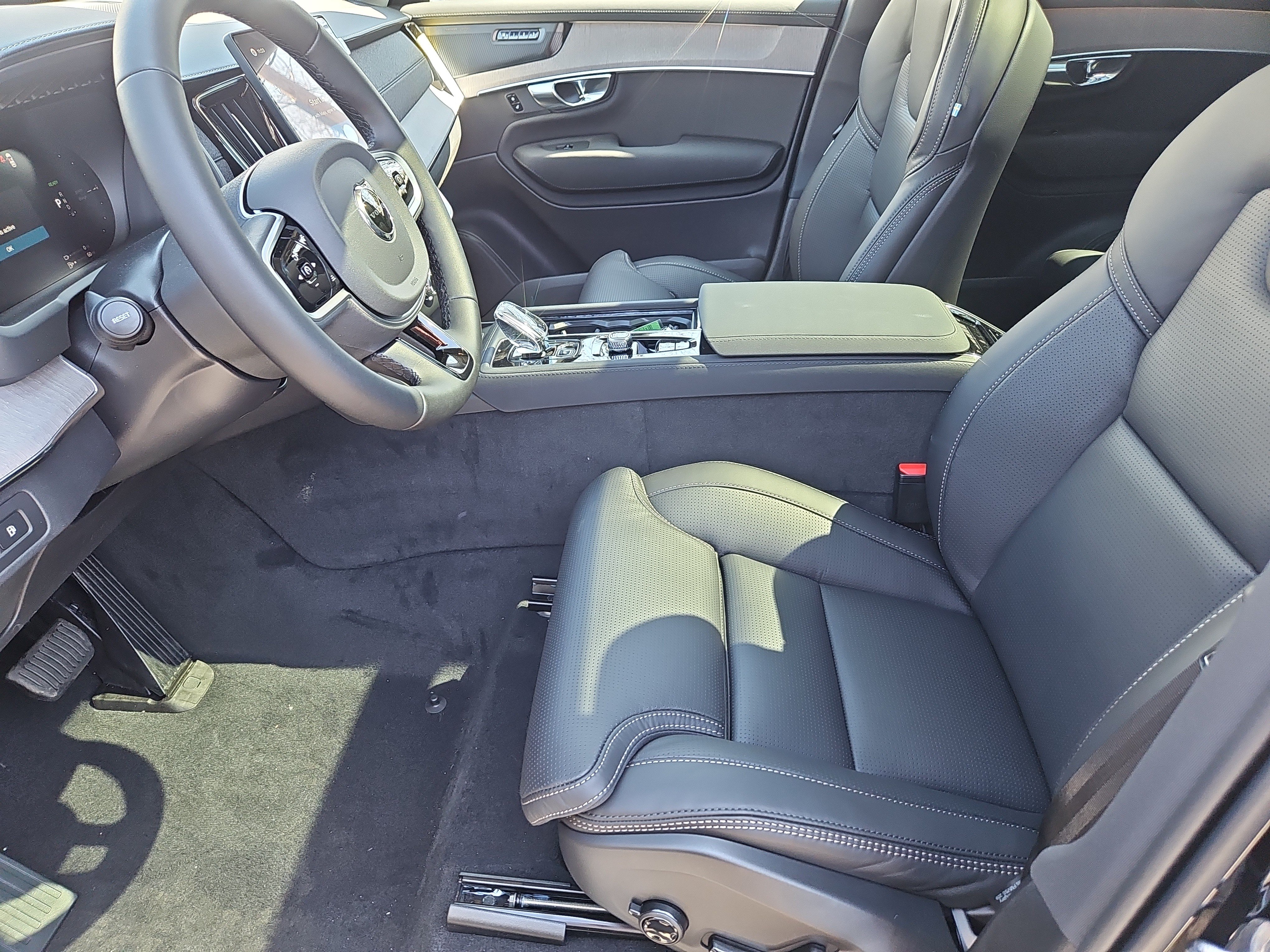 New 2026 Volvo XC90 T8 Ultra w/ Protection Package Premier AWD/4WD image 21