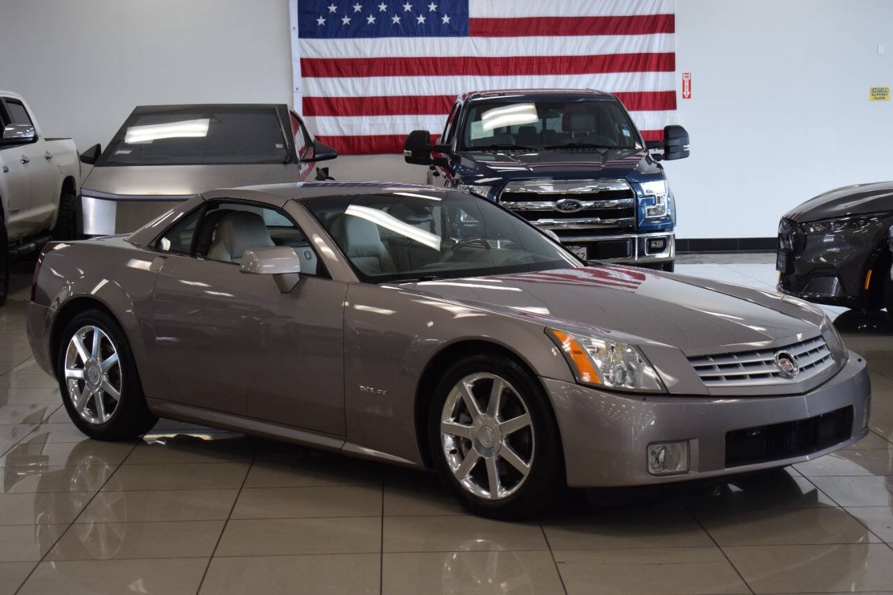 Used 2005 Cadillac XLR RWD image 2