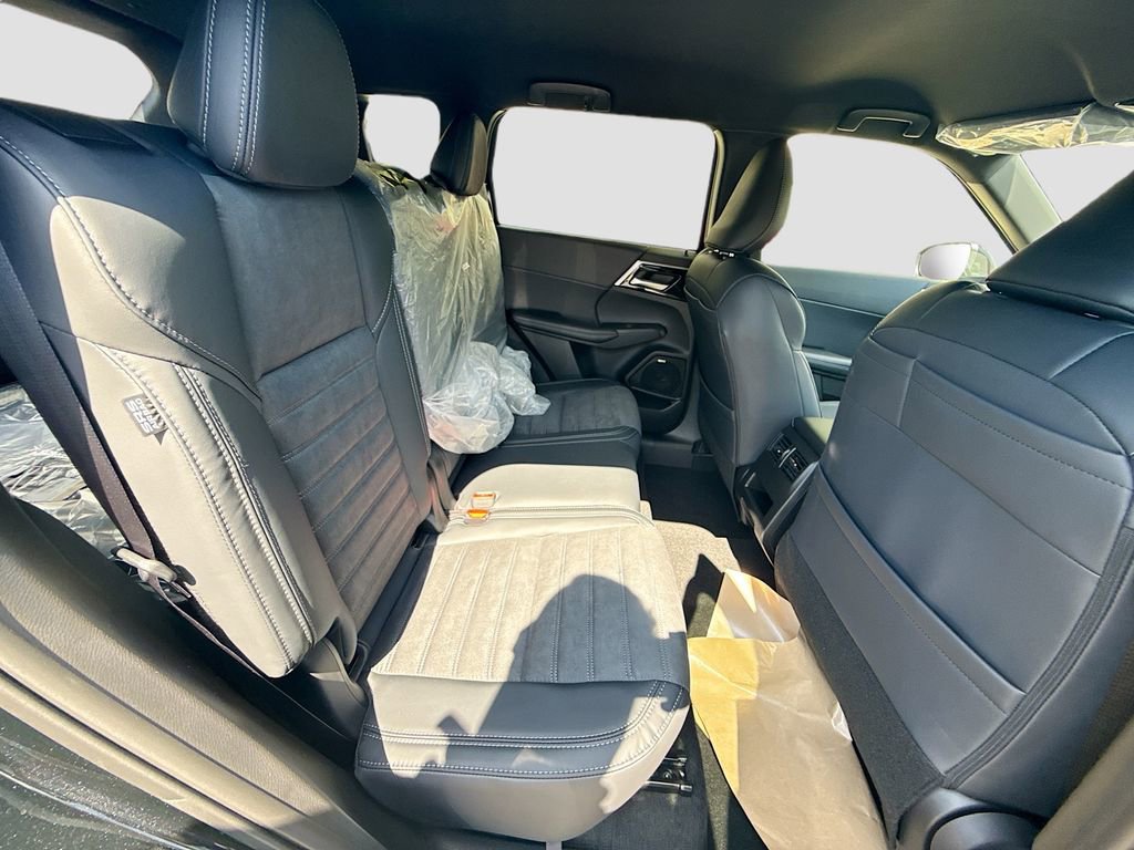 New 2026 Mitsubishi Outlander LE FWD image 26